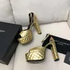 Золотая вышивка Проверка платформы лодыжки сандалии с сандалиями кусочки на высоких каблуках на каблуках сандалий Super High Luxury Designer Shoes для женщин. Отсуть обувь 34-41