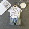 Kläder sätter sommar baby flickor kläder passar barn pojkar mode tecknad t -shirt shorts 2pcssets småbarn casual kostym barn spårningsgullar 230412