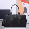 Высококачественные дизайнеры Duffel Bags Luxury Men Luggage Gentleman Commerce Travel Bags Нейлоновые сумочки с большими возможностями.