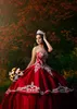 Wspaniałe czerwone sukienki Quinceanera Sweetheart Lace Appliqued Słodka 16 sukienka z koralikami suknie konkursowe Vestidos de 15