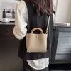 Sac à bandoulière tendance avec sac à main polyvalent, poignée en bambou, sac en PU pour femmes