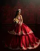 Wspaniałe czerwone sukienki Quinceanera Sweetheart Lace Appliqued Słodka 16 sukienka z koralikami suknie konkursowe Vestidos de 15