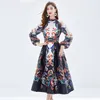 Kvinnor grundläggande avslappnade klänningar Ny landningsbanan Summer Floral Vacation Dress Vintage Women Stand Collar Chiffon Flower Print Lantern Sleeve Ball Gown Midi Vestidos 2024