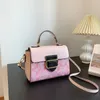 70% de salida de fábrica de bolsos de diseñador Bolso de mujer Bolso de mensajero de cuero de alta calidad Bolso cruzado para mujer Tarde en venta