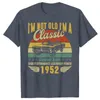 メンズTシャツ71歳の誕生日男性のお父さんレトロヴィンテージ1952年誕生日Tシャツ