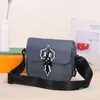 1023 Messenger Bags 스포츠 야외 어깨 핸드백 백팩 디자이너 토트 백 지갑 크로스 바디 허리 카메라 가방 소년