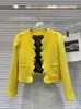 Giubbotti da donna 2023 Inverno Giacca corta in tweed giallo per donna Strass Fibbia Bordo ondulato Temperamento Cappotto chic con spalla imbottita