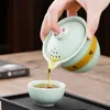 Conjuntos de chá Orha Conjunto de chá de viagem Cerâmica Mini Gongfu Bule Infusor Gaiwan portátil com 3 xícaras para presente de piquenique (ciano)