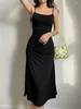 Casual klänningar houzhou sexig svart klänning kvinnor sommar elegant rygglös oregelbunden lång spaghetti rand ärmlös kroppskonfestrock