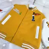 Diseñador de bebés Autumn Baby Coat Baby Manga larga Tamaño del abrigo de terciopelo delgado para niños 100-150cm Colorido logotipo de los niños Jersey decorativo de béisbol