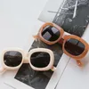 Occhiali da sole Trend Rivet Personalizzati Round Leopard Frame Occhiali da sole Shades Ins Candy Color Grandi occhiali da soleOcchiali da sole