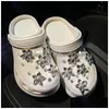 Pièces de chaussures Accessoires Sakura Diamond Charms Girl Fit Croc Bracelets Jouet Sac à dos Cadeaux mignons PVC Xmas Slipper Boucle Party Drop D Dhnvo