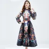 Kvinnor grundläggande avslappnade klänningar Ny landningsbanan Summer Floral Vacation Dress Vintage Women Stand Collar Chiffon Flower Print Lantern Sleeve Ball Gown Midi Vestidos 2024