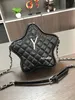 23 Nuevo bolso de diseñador de lujo Bolso de hombro Moda femenina Emparejamiento de moda Bolso de cubo Bolso de estrella Nuevo material Cuero blanco y negro Regalo de compromiso