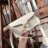 Luxury Womens tabby Underarm Baguette Totes axelväska Mens Designer Famous Classic Pochette Clutch Bags äkta läderhandväskor crossbody hobo kuvertväskor