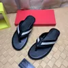 2023 MĘŻCZYZN SAMY Kaptuki Wysokiej jakości wygodne miękkie klapki na dno marka Lisure Non-Slip Outdoor Beach Sandals Rozmiar 38-45