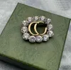 Słynna design złota marka broszka broch damnestone perłowe broszki literowe garnitura pin moda biżuteria dekoracja odzieży Wysoka jakość