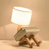 Lámparas de escritorio Forma de robot Lámpara de mesa de madera E27 Soporte de lámpara LED Tela moderna Arte Escritorio de madera Luz de mesa Estudio interior Luz nocturna Regalo para niños P230412