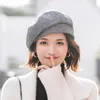 Berets 2023 Fashion Autumn en Winter Bird Check Beret vrouwelijke Britse retro literatuur schilder hoed Japanse systeemtrend dames