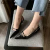 Sandalen SUOJIALUN Spring Brand Damen Sandale Mode Spitzschuh Flach Damen Elegante Slingback Pantoletten Dünne Niedrige Ferse Kleid Pump 230412