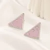 Designer Triangle Stud 2023 Nieuwe Stijl Liefde Vrouwen Roestvrij Staal Zwarte Letter Oorbellen Familie Gift Sieraden Groothandel