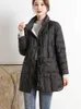 Neue Winter Frauen Leichte 90% Weiße Ente Unten Jacke Ultra Licht Warme Lose Puffer Feder Mantel Weibliche Parkas