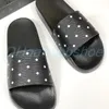 Lettre d'impression Femme en caoutchouc Diapositives Chaussures de luxe grainées Pantoufles de créateur en cuir véritable Pantoufles imprimées Sandale de piscine de plage avec boîte