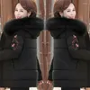 女性のトレンチコート中年と古い綿のコート2023温かいフード付き女性ダウンパッド入りオーバーコート太いファッション冬Y174