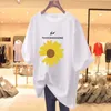 Koszulka damska duża rozmiar 6xl 150 kg Summer Floral Women T Shirts żeńskie krótkie rękawe o szyja swobodne tshirty luźne blaty białe czarne duże koszulki 230413