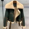 Veste d'hiver en cuir pour Femme, vêtement Version coréenne, vert, épissage, grand revers, vêtements de Locomotive, épais, fourrure courte, un cachemire cisaillé