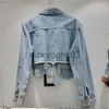 Jaquetas femininas luz azul curto denim jaqueta mulheres primavera moda pena decoração rebite desgastado rebarbas hem lapela manga longa jeans jaqueta casaco j231113