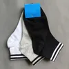 Mens Socks Women Cotton All-Match Classic Ankle Letter Breattable Black and White Football Basketball Sports Sock