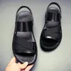 サンダルQmaigie Sandals for Men Trand Fashion Summer Autdoor All Black Shoes Non-Slip Beach Luxury Brand Sandal Dual-Purpose Sandal 230413