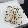 Spilla di gioielli da donna di design di lusso Spilla Spilla geometrica scava fuori Spilla personalizzata per donna Accessori per abiti da coppia da uomo