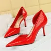 اللباس أحذية Bigtree Sexy Party Women's Women Woman Elegant High High Highwow Pointed Toes Vintage Patent Leather Stone نمط أحذية فردية 231212