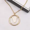 20style Designer Brand Double Letter Necklaces Chain Round Pendant Sweater Necklace for Fashion Women Wedding Gift Jewelry Accessories