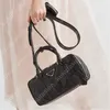 豪華なレディースボストンバッグ折り目の本物のレザーデザイナークロスボディバッグメンズファッションジッパーハンドバッグ付き財布の肩
