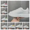 Coppia di sneakers alla moda Scarpe casual allacciate multicolore opzionale superficie in morbida pelle Taglia 35-45 con scatola