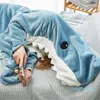 毛布漫画サメの寝袋パジャマオフィスナップサメの毛布カラカル高品質の布人マーメイドショールブランケット子供大人2024