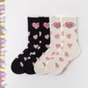 Erkekler Socks 1 Çift Sevgiler Siyah Beyaz Orta Tüp Çorap Sevimli Öğrenciler Kızlar JK Lolita Basit Moda 231110