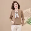 Kvinnors tröjor 2023 Spring Women Knit tröja Bow Jacket Middle Aged Mother Pullover Casual Topps Female Cloth Clothing Shirt