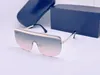 Designer Solglasögon för kvinnor modemodell Special UV 400 Protection Letter Leg Double Beam Frame Outdoor Brands Design Alloy Top Cyclone Solglasögon 17455