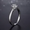 クラスターリングOnelaugh Classic Solitaire Engagement Ring 6 18Kゴールドカラー女性925シルバーシミュレーションダイヤモンドウェディング