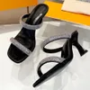 Nya kvinnors lyxvarumärke Sandaler höga klackar övre med Crystal Showcase Brand Charm Noble Celebrity Pumpsn High Heels Evening Party Travel Sandals Show Style Sandal