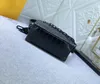 Tasarımcı Kadın Omuz Çantası Lüks Mini Yumuşak Bagaj Zinciri Deri Moda Çantalar Çiçek Mektubu Crossbody Ladies Timsah Şerit Makyaj Çantalar En kaliteli