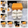 2023 Autumn/Winter Double Button Fur Wool Slippers Autumn/Winter Softwood Smooth Läder Mest populära strandskor Baotou Wool Slippers