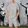 Мужские спортивные костюмы летние спортивные шорты футболки 2PEEM SET 100 Cotton Highquality 1977 Vintage Print IOOSE Street Casual 230413