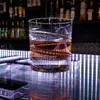 Tumblers 2pcslot Roterend whiskyglas gevormd voor het drinken van bourbon Scotch Cocktails Whiskey Shake Cup Creative Personality 230413