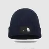 Beanie Luxurys Designer cappello Uomo e donna Cofano a doppio strato Berretto alla moda Tutti i giorni Casual Versatile Accattivante Classica combinazione di colori bianco e nero