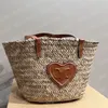 Cesta de verano, bolsos de cubo, bolsos de diseñador, bolsos de hombro de rafia de paja para mujer, cestas de playa de color rosa y marrón, bolso de mano con corazón, monedero Ce